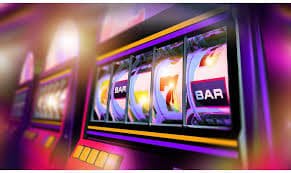 Antarmuka aplikasi mobile 777win apk dengan ikon permainan slot dan kasino langsung