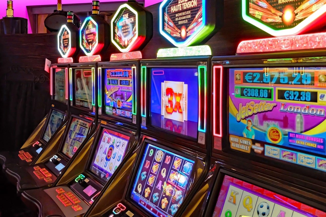 Dashboard antarmuka permainan dengan slot dan olahraga